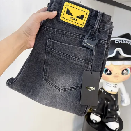 フェンディ ジーンズ