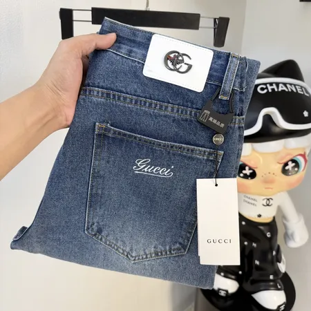 グッチ ジーンズ