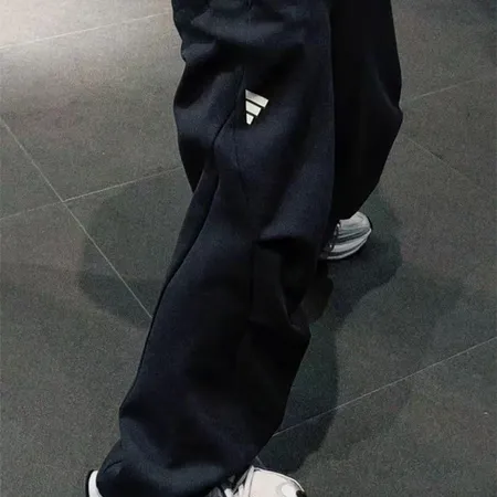 アディダス カジュアルパンツ