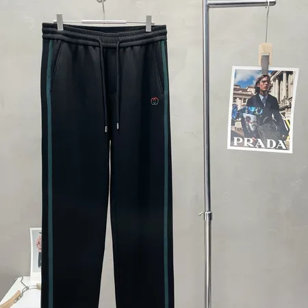 グッチ カジュアルパンツ