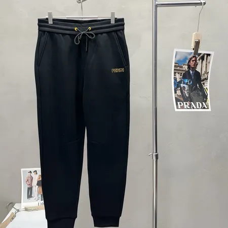 フェンディ カジュアルパンツ