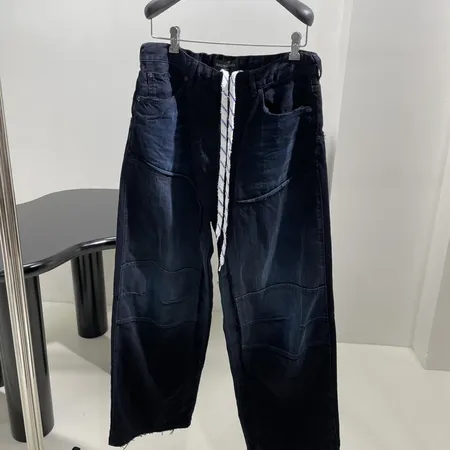 バレンシアガ ジーンズ