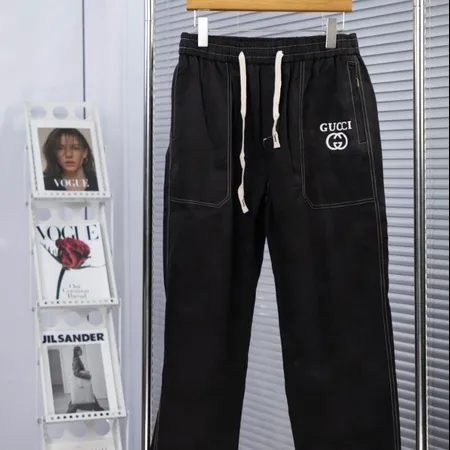 グッチ カジュアルパンツ