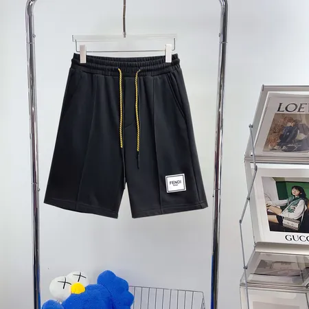 ヴェルサーチ ショートパンツ