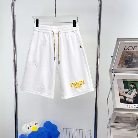 ヴェルサーチ ショートパンツ