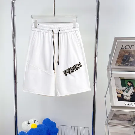 ヴェルサーチ ショートパンツ