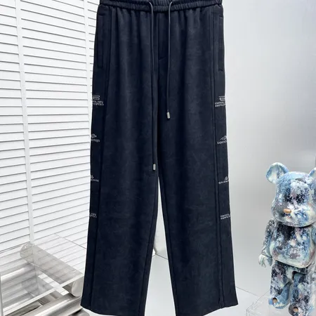 バレンシアガ カジュアルパンツ