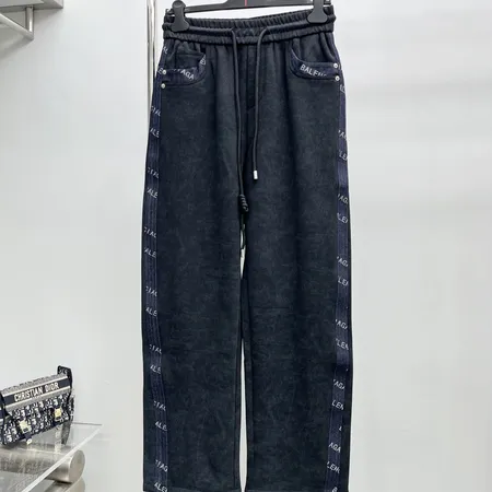 バレンシアガ カジュアルパンツ