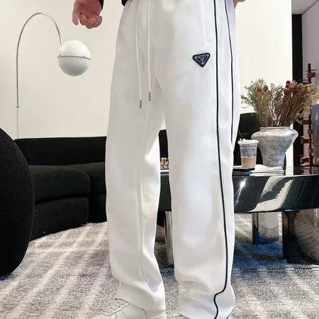 プラダ カジュアルパンツ
