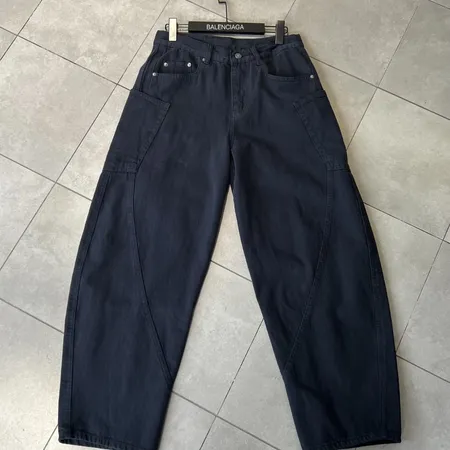 バレンシアガ ジーンズ