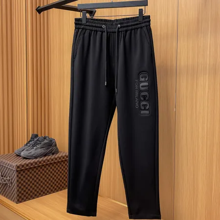 グッチ カジュアルパンツ