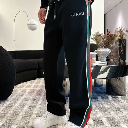 グッチ カジュアルパンツ