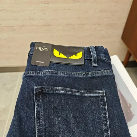 フェンディ ジーンズ