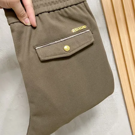 プラダ カジュアルパンツ