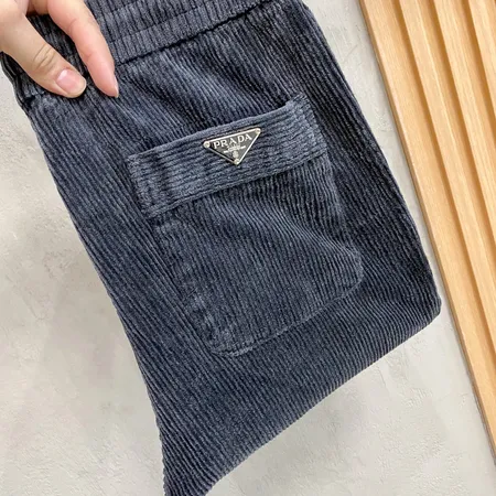 プラダ カジュアルパンツ