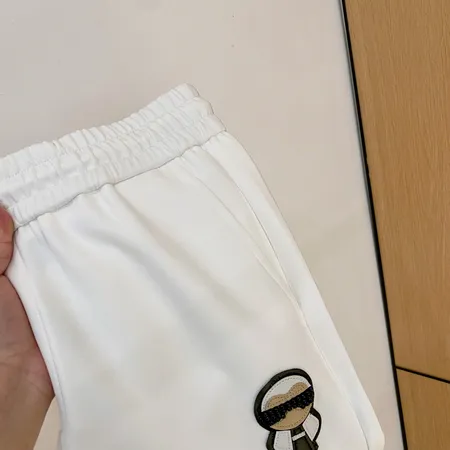 フェンディ カジュアルパンツ