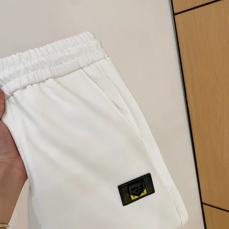 フェンディ カジュアルパンツ