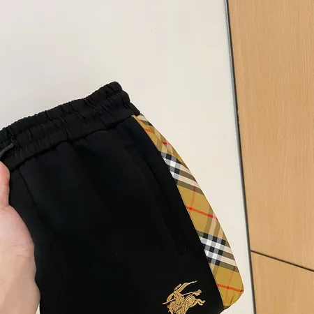 バーバリー ス カジュアルパンツ