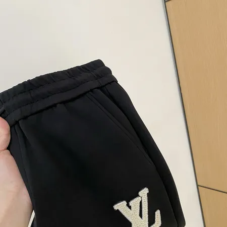 ルイヴィトン カジュアルパンツ