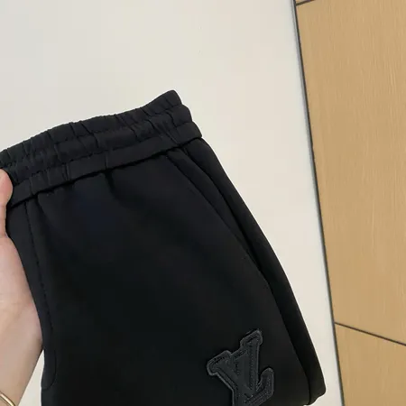 ルイヴィトン カジュアルパンツ