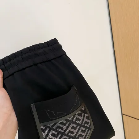 フェンディ カジュアルパンツ