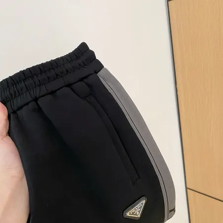 プラダ カジュアルパンツ