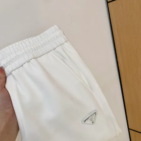 プラダ カジュアルパンツ