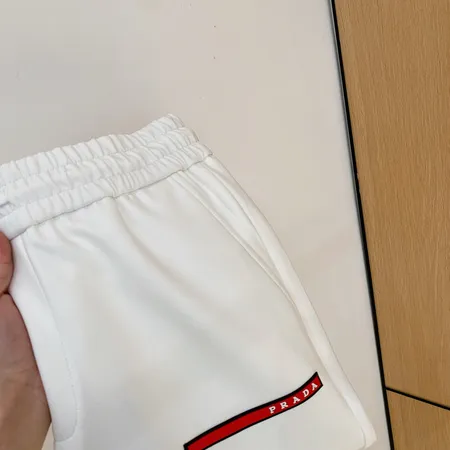 プラダ カジュアルパンツ