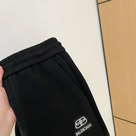 バレンシアガ カジュアルパンツ