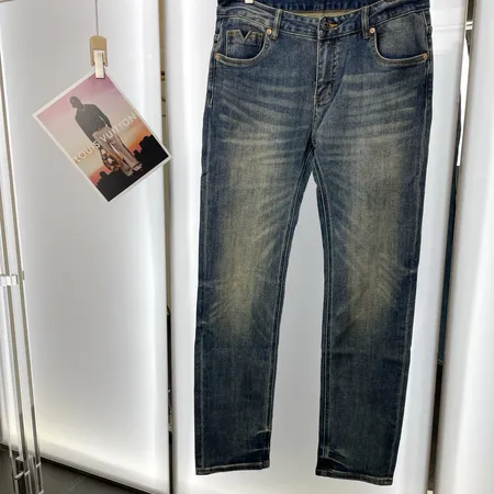 ヴァレンティノ ジーンズ