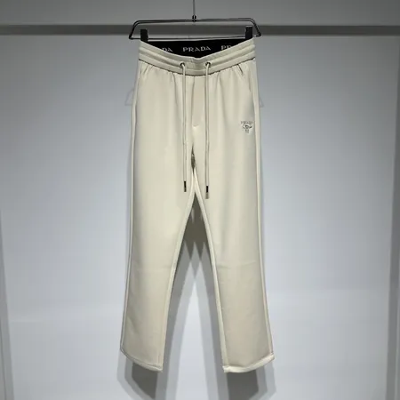 プラダ カジュアルパンツ