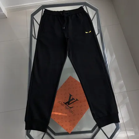 フェンディ カジュアルパンツ