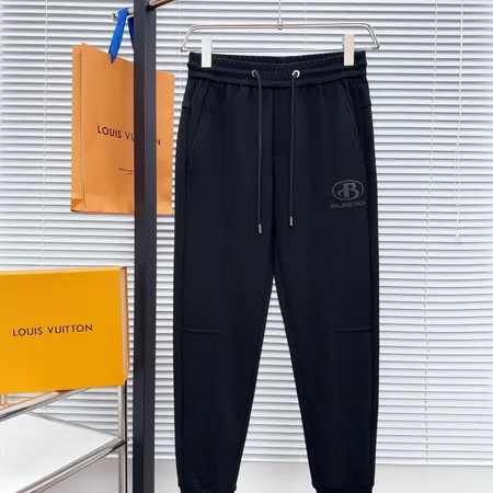 バレンシアガ カジュアルパンツ