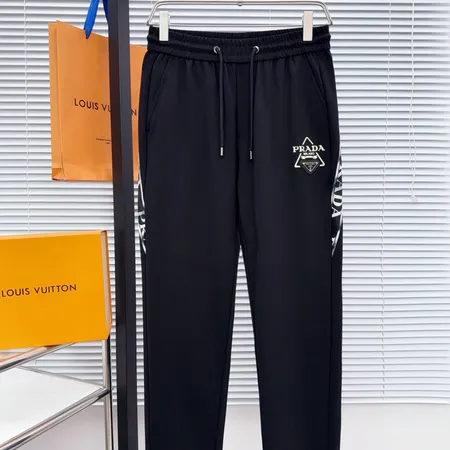 プラダ カジュアルパンツ