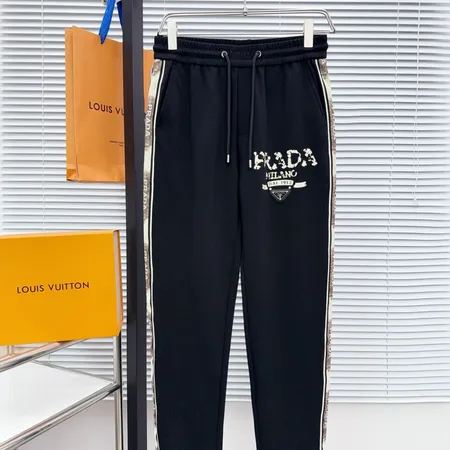 プラダ カジュアルパンツ