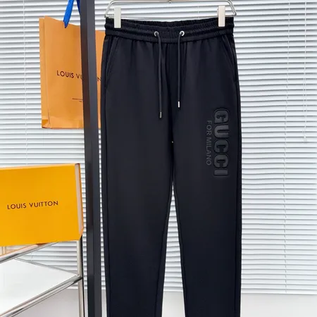 グッチ カジュアルパンツ