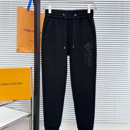 フェンディ カジュアルパンツ