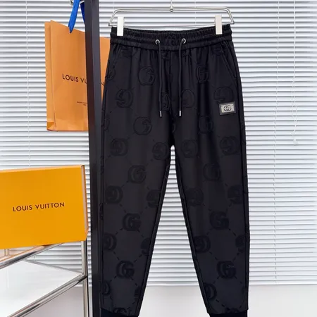 グッチ カジュアルパンツ