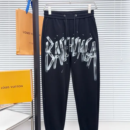 バレンシアガ カジュアルパンツ