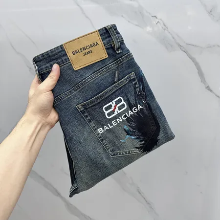 バレンシアガ ジーンズ