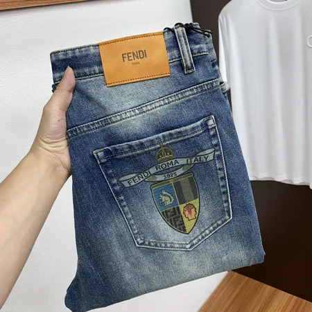 フェンディ ジーンズ