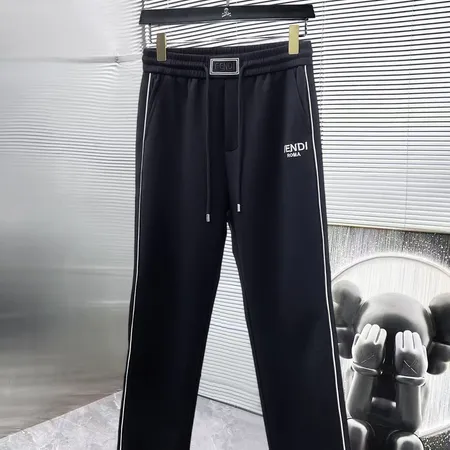 フェンディ カジュアルパンツ