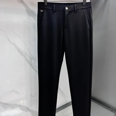 フェラガモ カジュアルパンツ