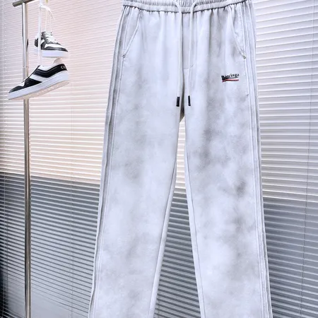 バレンシアガ カジュアルパンツ