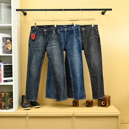 アルマーニ ジーンズ