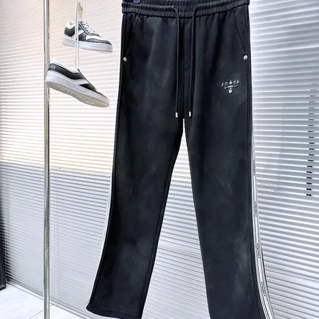 プラダ カジュアルパンツ