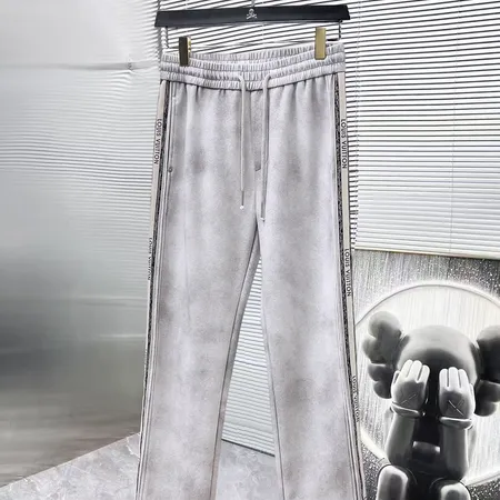 ルイヴィトン カジュアルパンツ