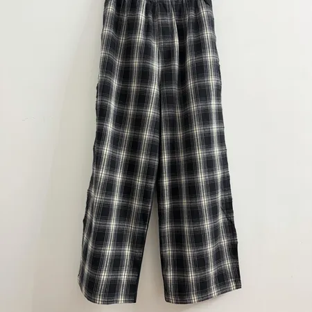 バレンシアガ カジュアルパンツ