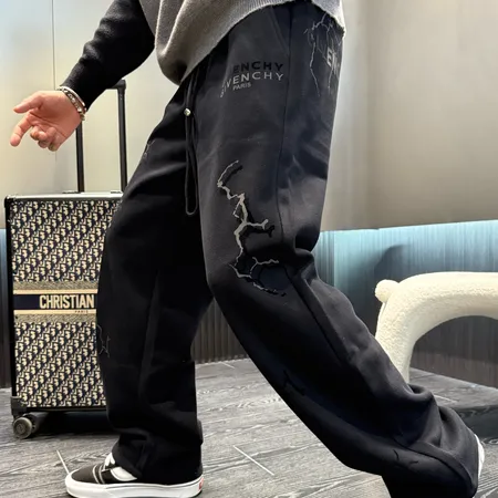 ジバンシィ カジュアルパンツ