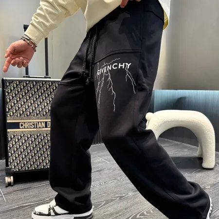 ジバンシィ カジュアルパンツ